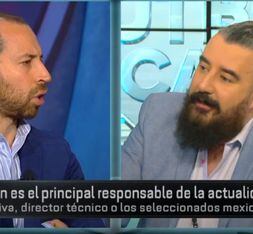 Álvaro Morales reventó a Mauricio Ymay por defender la actuación de Guillermo Ochoa con México. Foto: Especial