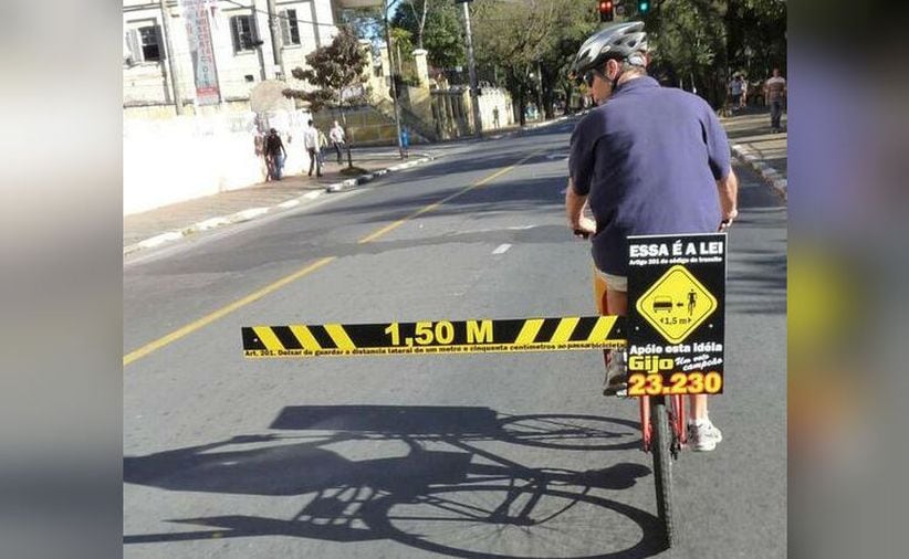 Si hay que usar indirectas para asegurarse de que los automovilistas respeten a los ciclistas, que así sea. (Foto: Pinterest Javier Neojota)