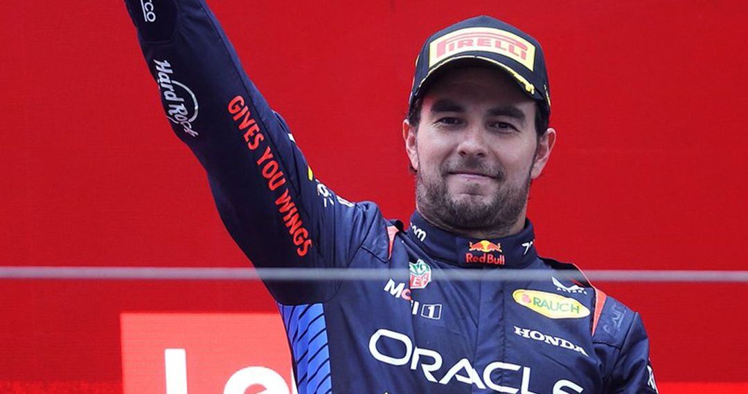 Checo Pérez seguirá en la F1 10 años más, afirma el papá del piloto