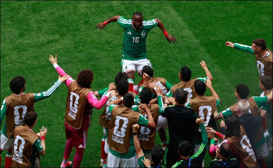 Julián Quiñones festeja el primer gol de México en el Mundial 2026. FOTO: Diego Simón | EL UNIVERSAL