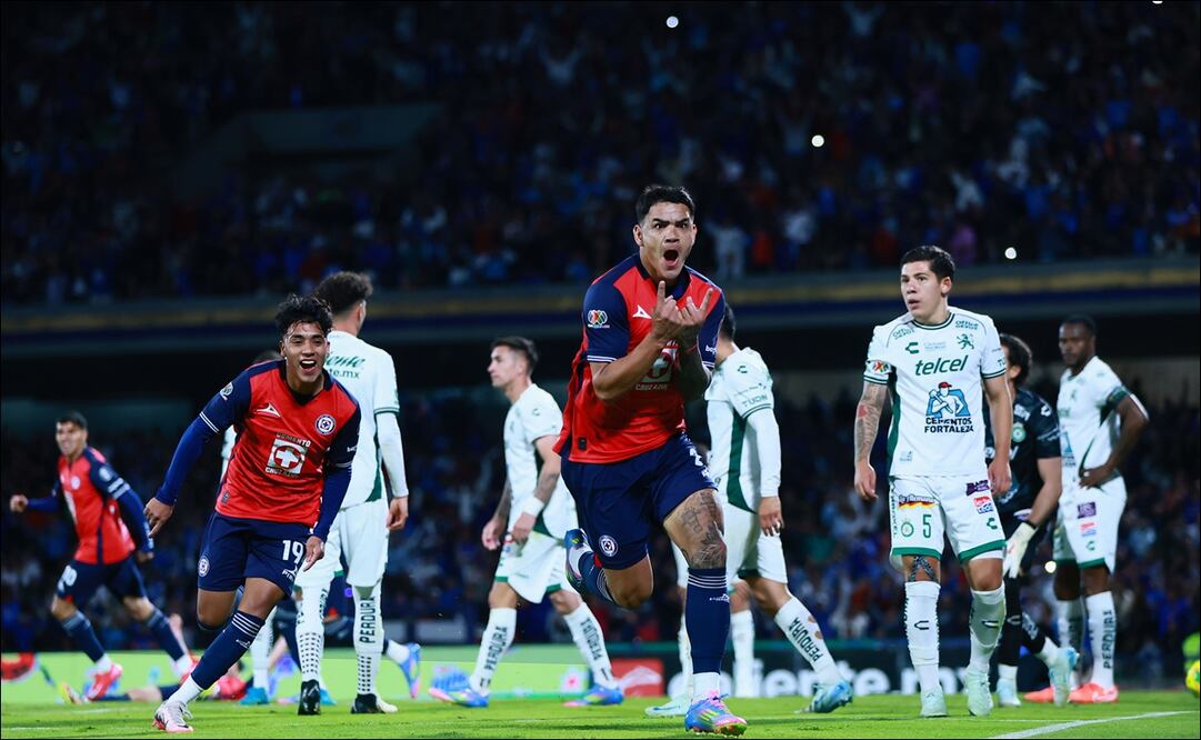 Cruz Azul logró impresionante voltereta para vencer al León y aseguró la Liguilla directa / FOTO: Imago7