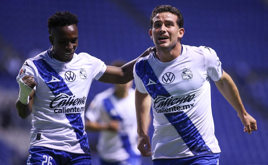 Eduardo Mustre celebra su gol frente a Santos Laguna. FOTO: IMAGO7