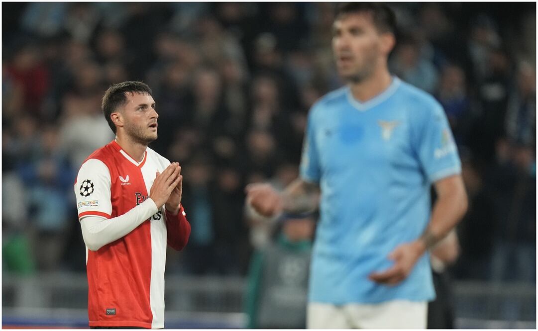 Santi Giménez luego de estar cerca de marcar ante la Lazio en Champions League / FOTO: AP