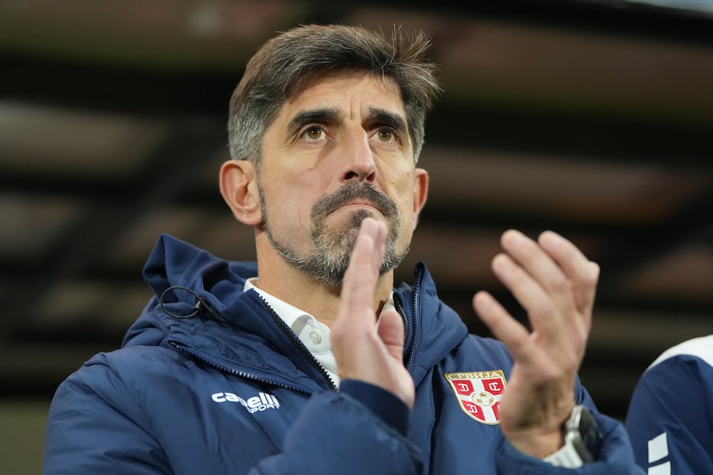 Veljko Paunovic con la selección de Serbia, durante los clasificatorios al Mundial de 2026 - Foto: AP