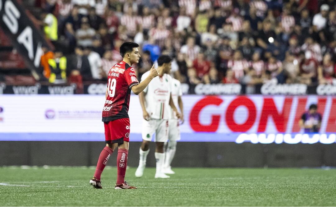 El mexicano Gilberto Mora marcó el primer tanto de Xolos ante Chivas | FOTO: Imago7