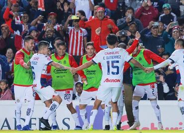 'Piojo' Alvarado se confirma como el mejor de Chivas y pone el 2-0 ante Querétaro