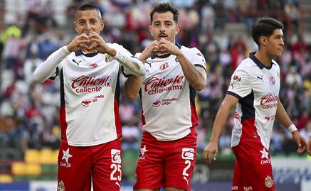 Chivas resurgió ante Pachuca y nadie se acordó de Fernando Gago