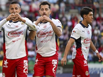 Chivas resurgió ante Pachuca y nadie se acordó de Fernando Gago