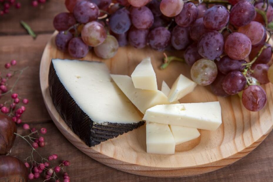 UNAM aprovecha residuos de vino y queso para producir electricidad limpia