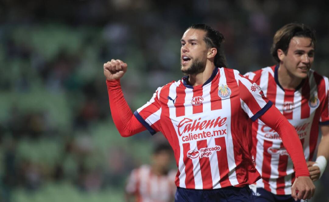 Cade Cowell festeja el tanto que significó la victoria de Chivas en su visita a Santos. Foto: Imago7