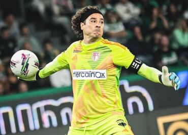 Guillermo Ochoa está borradísimo y de nuevo no salió ni a la banca con el AVS