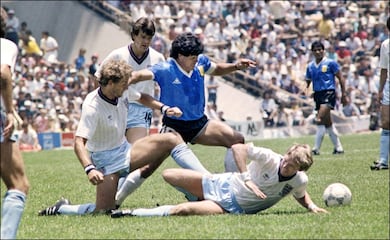 Médicos acusan que Maradona suspendió un medicamento antes de perder la vida