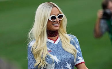 Paris Hilton se roba los reflectores durante el Turquía vs Estados Unidos