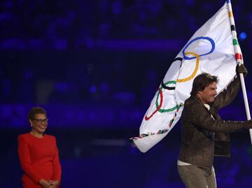 Tom Cruise, los Red Hot Chili Peppers, Billie Eilish, y los raperos Snoop Dogg y Dr. Dre toman el relevo para Los Ángeles 2028