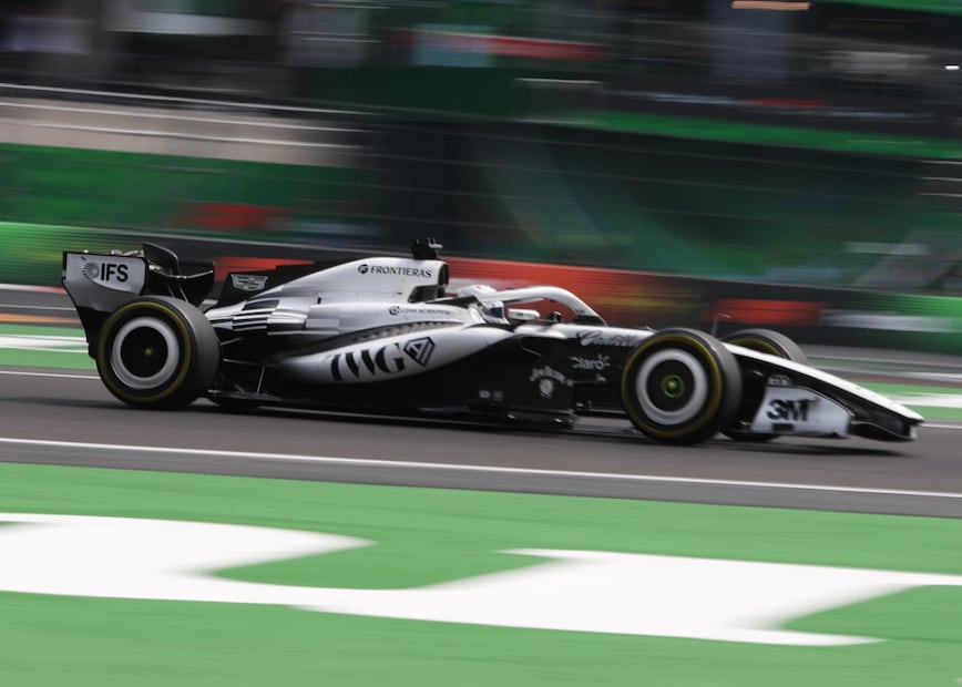 Checo Pérez con Cadillac, durante las prácticas libres del Gran Premio de México en el Autódromo Hermanos Rodríguez - Foto: Carlos Mejía | EL UNIVERSAL