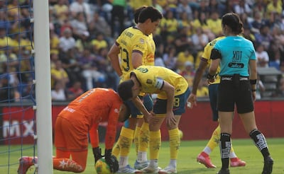 Luis Malagón se torció el tobillo durante el partido entre América y Mazatlán. Foto: Carlos Mejía
