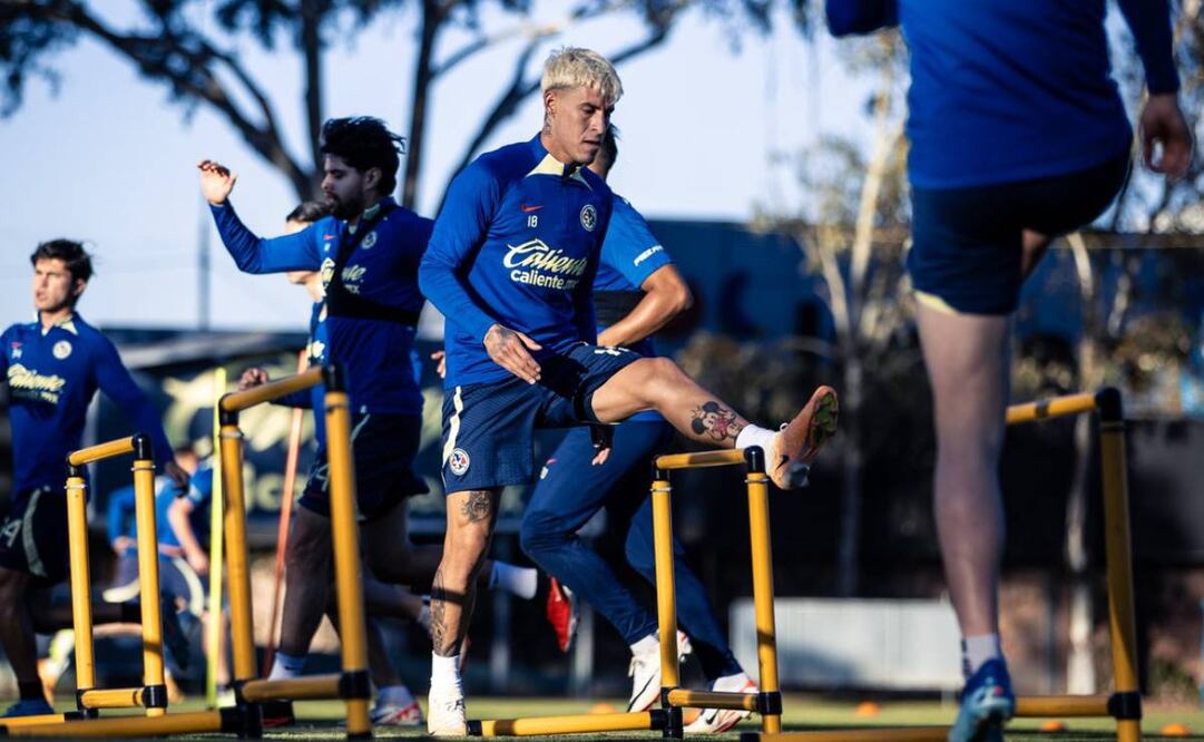 Chicote Calderón ya luce los colores del América en Coapa. Foto: ClubAmerica