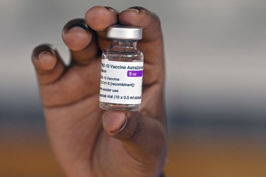 Todo sobre la vacuna AstraZeneca: Efectividad y efectos secundarios