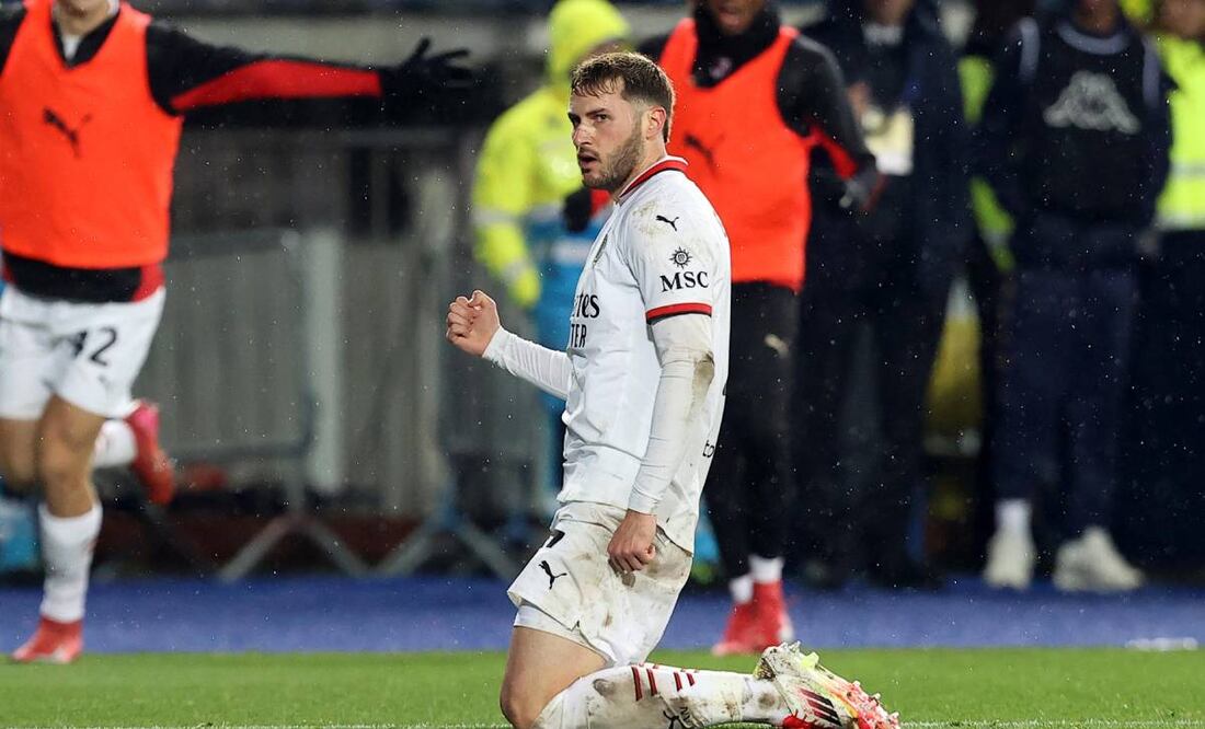 La afición del Milan se mostró satisfecha con el gol del Bebote. Foto: EFE.