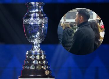 Aficionado asiste a misa con audífonos para escuchar partido de Copa América y causa tendencia en redes