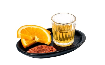 3 tips para beber Mezcal sin morir en el intento