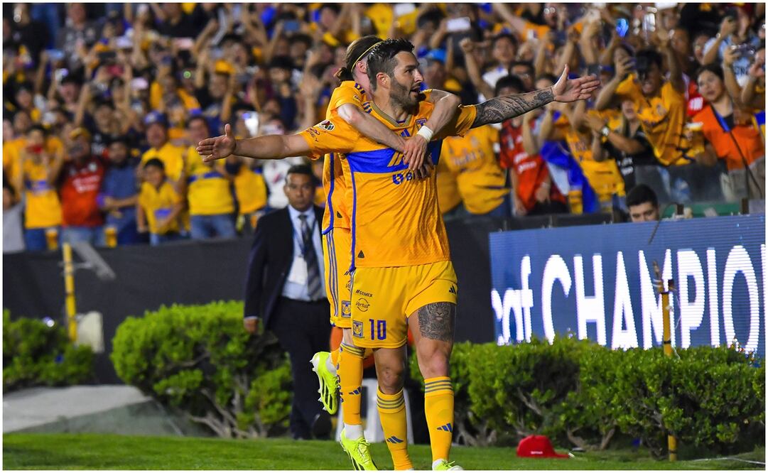 André-Pierre Gignac y Marcelo Flores celebrando gol de Tigres ante Orlando / FOTO: Imago7