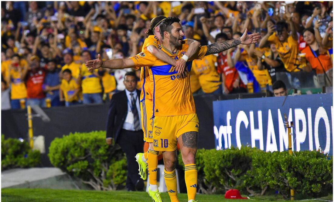 André-Pierre Gignac y Marcelo Flores celebrando gol de Tigres ante Orlando / FOTO: Imago7