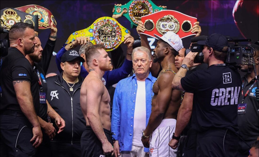 'Canelo' Álvarez y William Scull cumplieron con la báscula previo a su pelea. FOTO: Especial