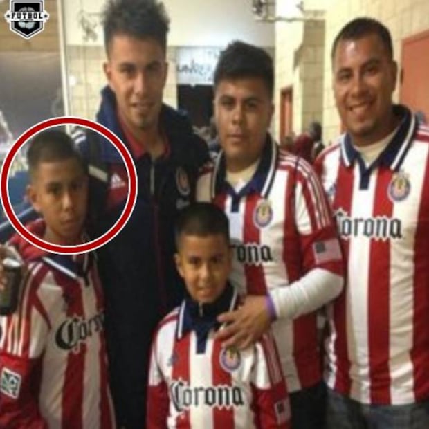 Efraín Álvarez desde niño ha tenido predilección por las Chivas. Foto: Especial