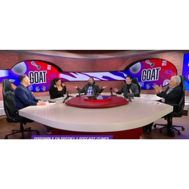 El Tuca Ferretti y Sergio Dipp aplaudieron el comentario de Carolina Padrón que dejó en ridículo a Álvaro Morales. Foto: Especial