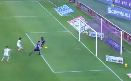 Hugo González y José Madueña cometen tremendo oso que adelantó a Pumas ante Mazatlán