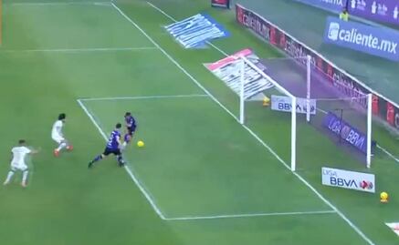 Hugo González y José Madueña cometen tremendo oso que adelantó a Pumas ante Mazatlán