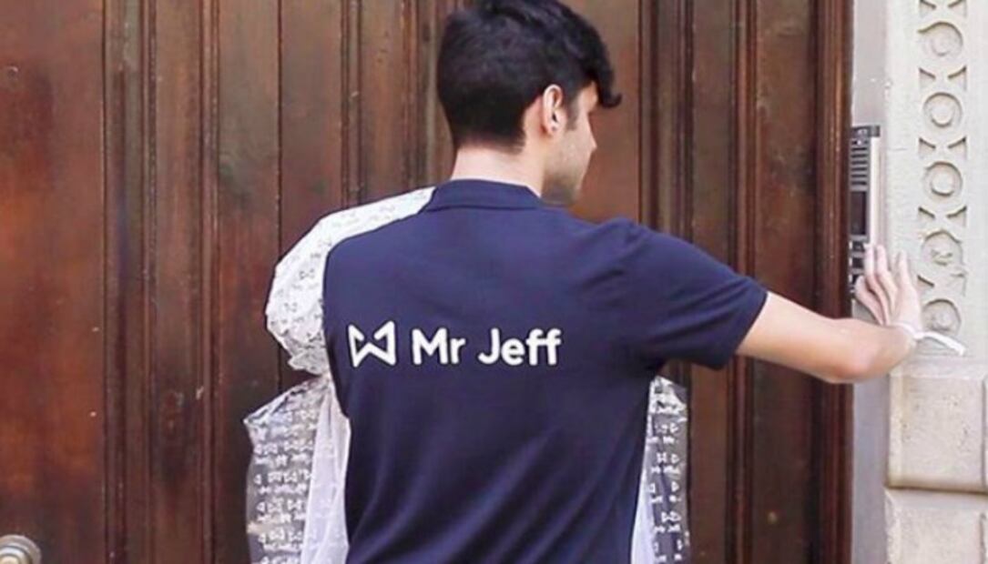 Mr Jeff se encarga de recoger, lavar y planchar toda tu ropa 