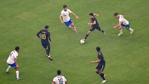 Juan Carlos Osorio aseguró que Gilberto Mora juega igual que Andrés Iniesta: 'Son muy similares'