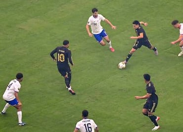 Juan Carlos Osorio aseguró que Gilberto Mora juega igual que Andrés Iniesta: 'Son muy similares'