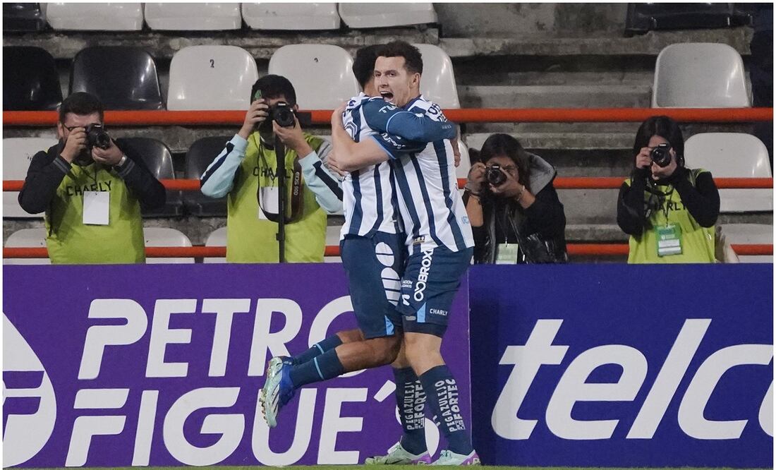 Jugadores de Pachuca celebrando un gol ante León / FOTO: Imago7