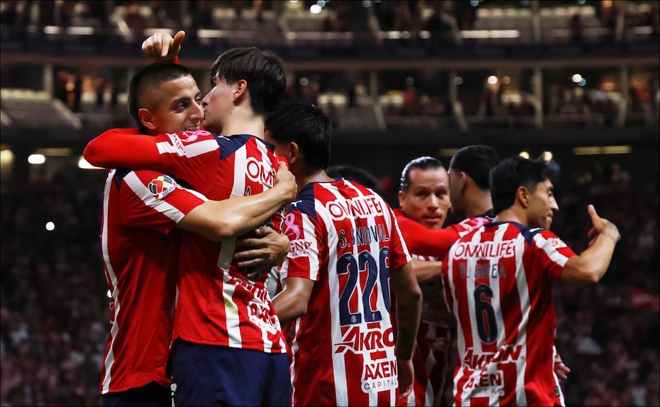Conoce cuáles son los mejores regalos que recibieron en Navidad los jugadores de las Chivas cuando eran niños / FOTO: Imago7