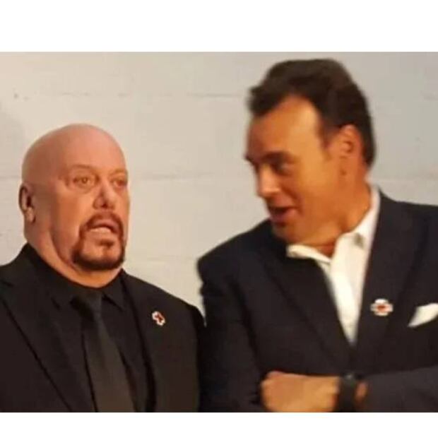 David Faitelson y el Perro Bermúdez terminaron trabajando juntos en Televisa. Foto: Especial