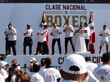 Así se vivió la Clase Nacional de Boxeo con leyendas del pugilismo en el Zócalo de la CDMX