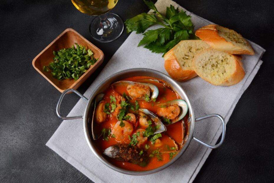 Semana Santa 2022: Receta para hacer una cazuela de mariscos