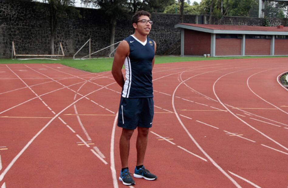 Rodrigo Guzmán, Campeón Nacional de 100 metros planos, necesita de nuestro apoyo