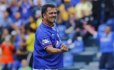 "Sería una aberración que juegue el Mundial": Carlos Hermosillo habla sobre Guillermo Ochoa