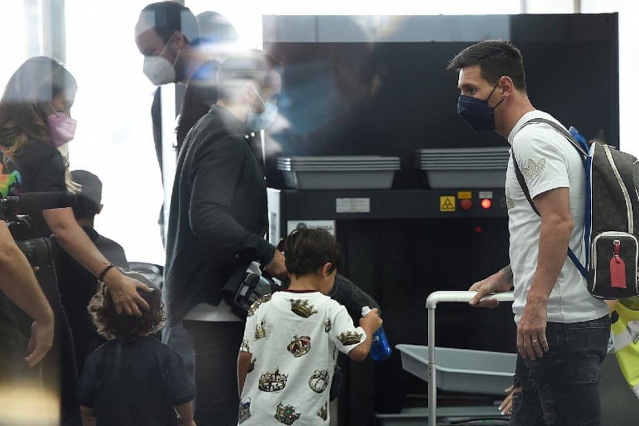 Lionel Messi es recibido como rey en París por los fans del PSG