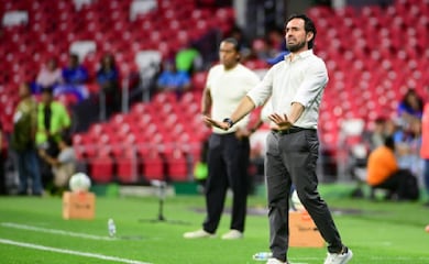 Gerardo Espinoza se queja del arbitraje tras perder ante Cruz Azul