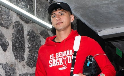 Alan Pulido llora por la partida de un compañero ¡Luto en el futbol!