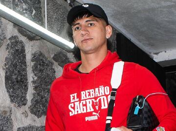 Alan Pulido llora por la partida de un compañero ¡Luto en el futbol!
