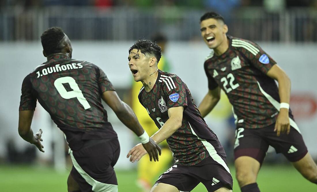 Gerardo Arteaga festeja eufórico el gol que le dio el triunfo a México sobre Jamaica en el debut de Copa América. Foto: Imago7
