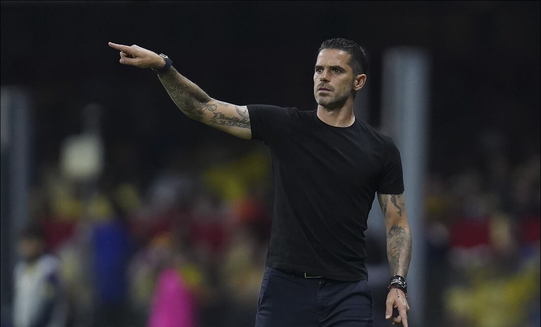 Chivas ya tendría asegurado al sustituto de Fernando Gago luego de su casi segura salida a Boca Juniors / FOTO: Imago7