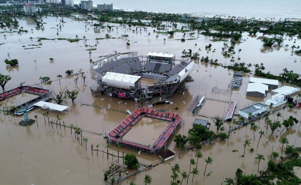 El estadio se encuentra inundado.  Foto: EFE.