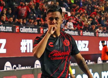 Efraín Álvarez se convierte en el primer fichaje de Chivas para el Apertura 2025